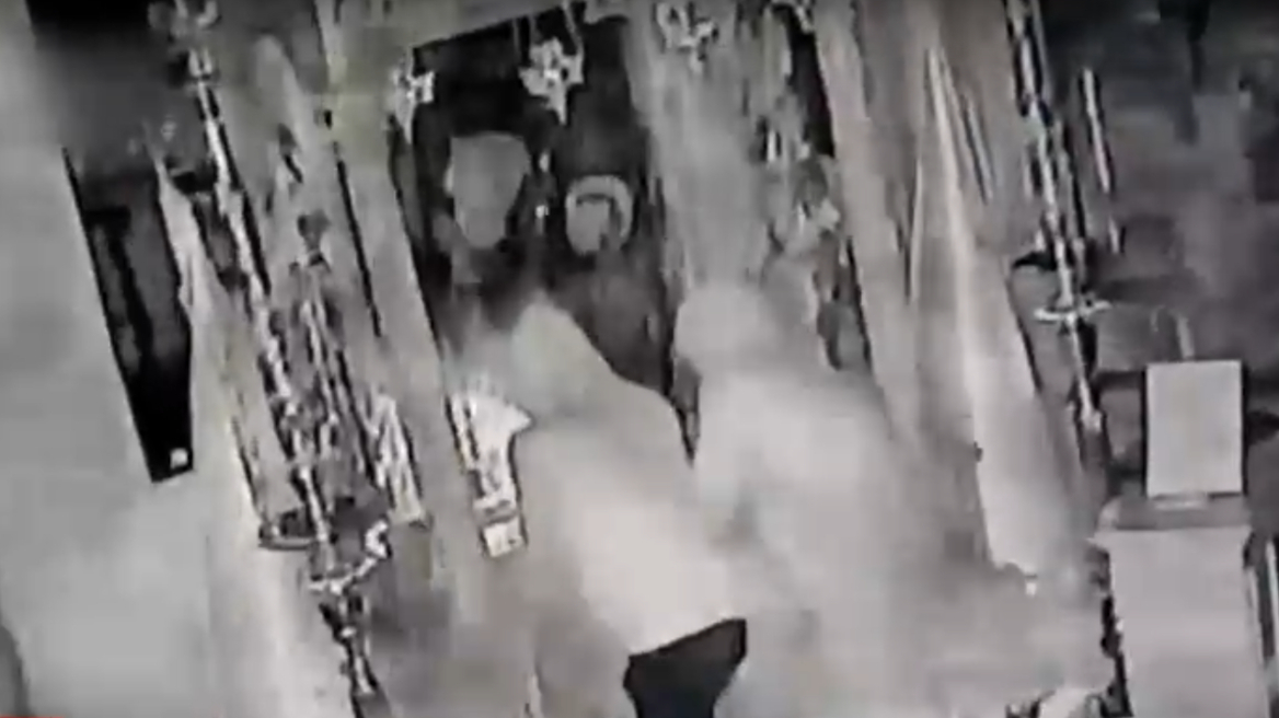 Βίντεο: Βεβήλωσαν εκκλησία στη Θεσσαλονίκη – Άρπαξαν τα τάματα 