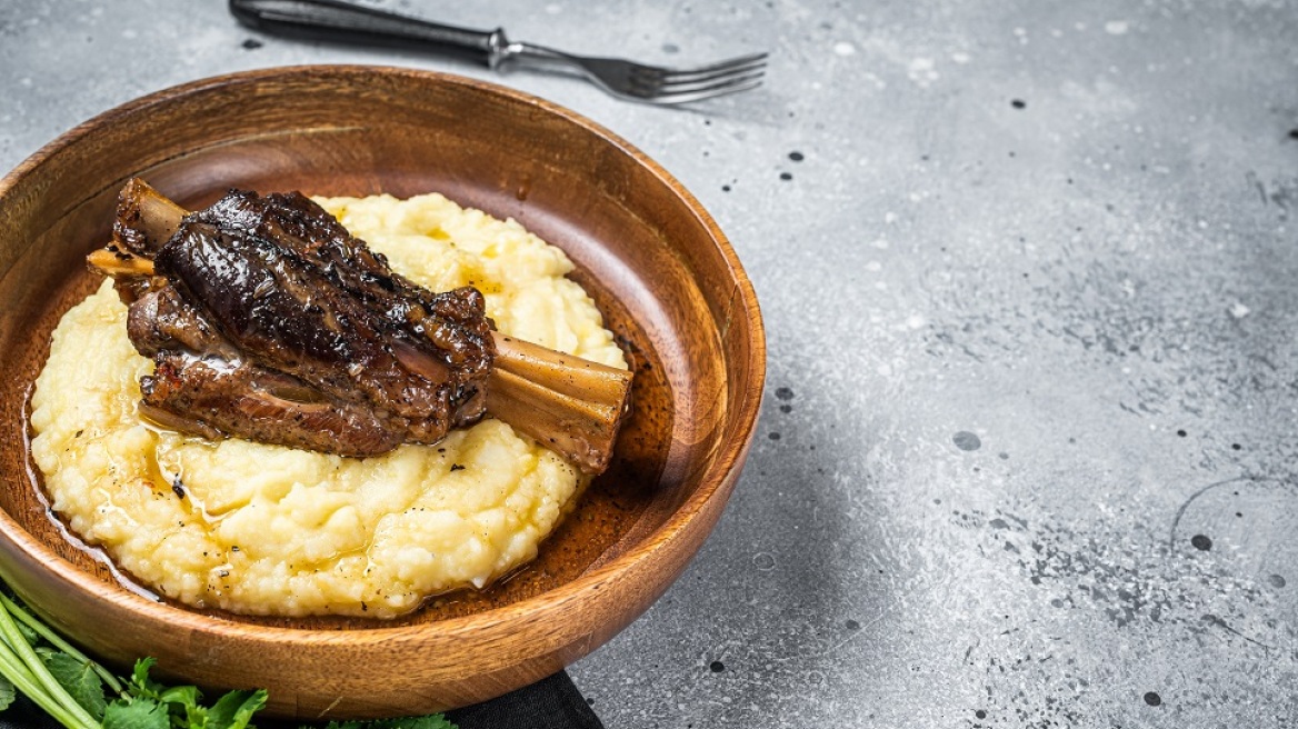 Αρνάκι με πουρέ πατάτας