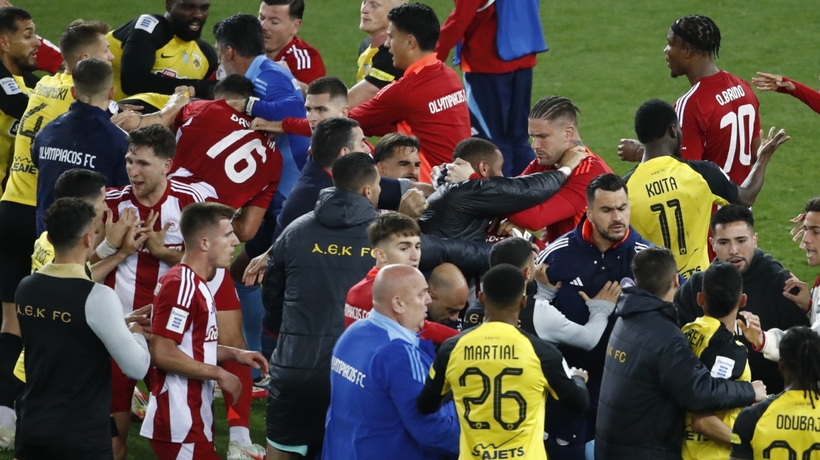 «Καμπάνα» τριών αγωνιστικών σε Μαρσιάλ, Μουκουντί, Κάρμο και Πασχαλάκη για τα επεισόδια μετά το Ολυμπιακός-ΑΕΚ