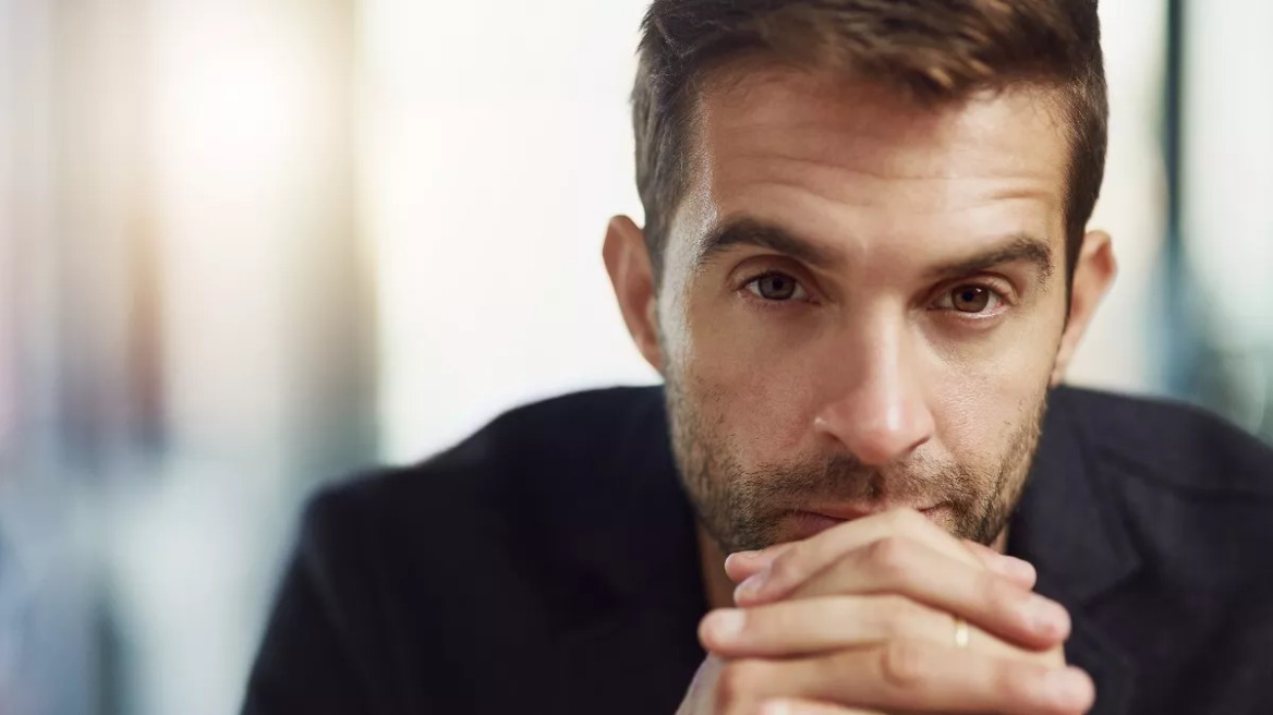 6 σιωπηλές συμπεριφορές που μόνοι μας επιλέγουμε και οδηγούν στη δυστυχία