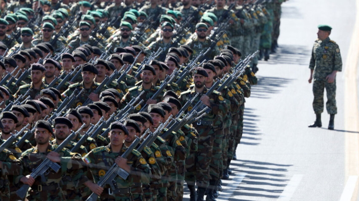 Ιράν: Έκανε επίδειξη δύναμης με στρατιωτικές παρελάσεις για την Ημέρα των Ενόπλων Δυνάμεων