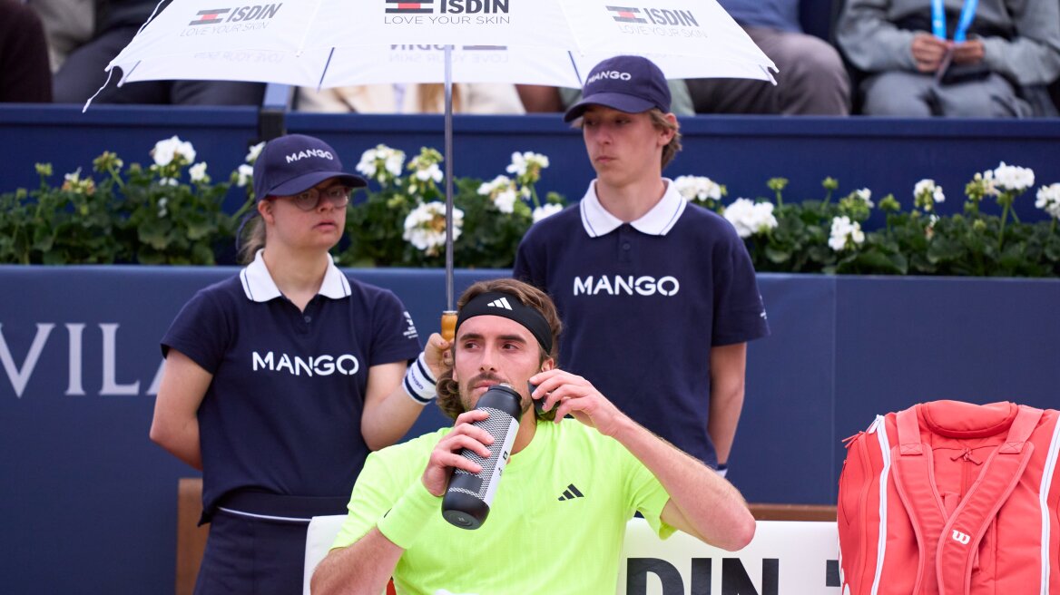 Τσιτσιπάς: Τραυματισμός στη μέση ο λόγος της αποχώρησης από τον προημιτελικό στο Barcelona Open