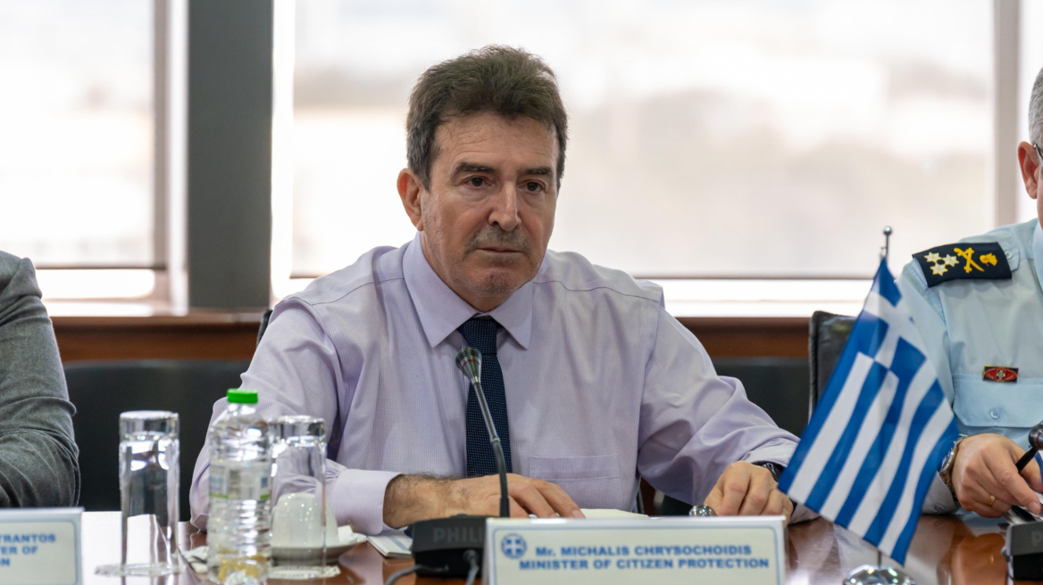 Μήνυμα Χρυσοχοΐδη για το Πάσχα: Ας ταξιδέψουμε με προσοχή και ασφάλεια