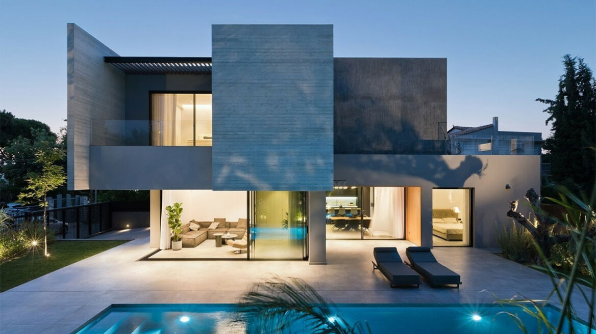 Εντυπωσιακές κατοικίες σε πόλεις της ελληνικής επαρχίας