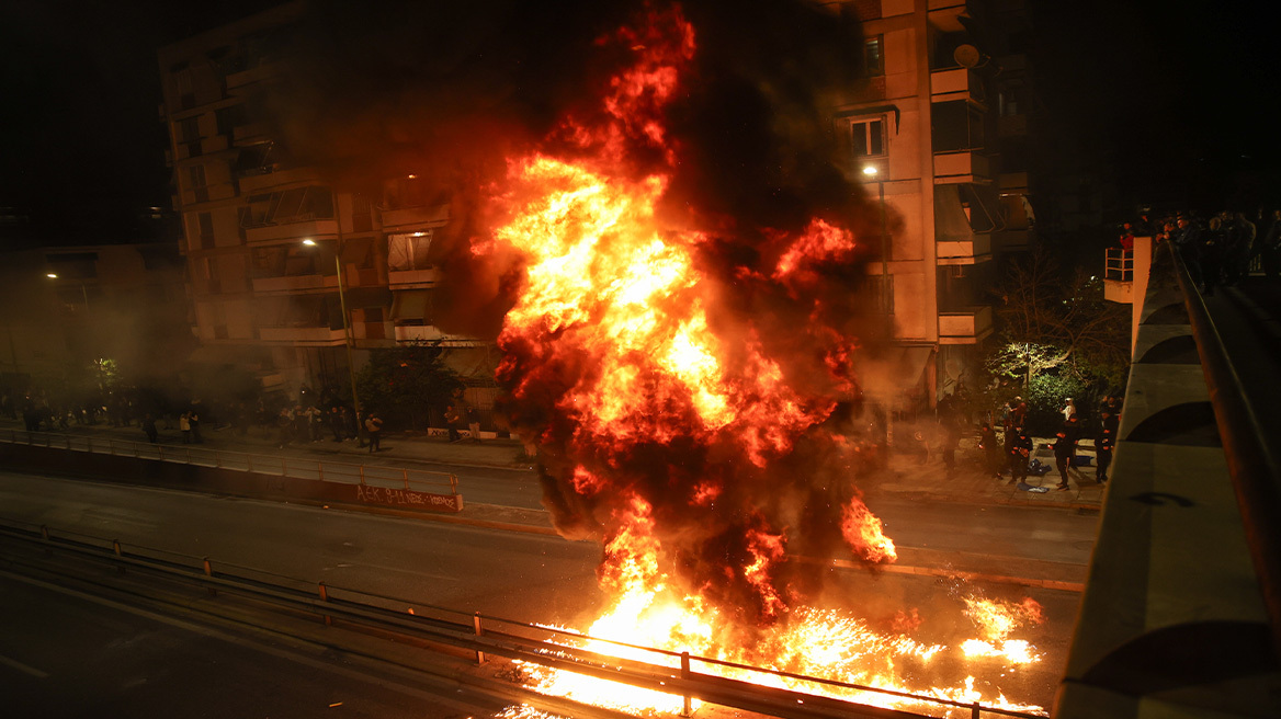 Πάσχα με ακρωτηριασμούς, μολότοφ και Καλάσνικοφ - Τα «έθιμα» που μετατρέπουν τη γιορτή σε εφιάλτη