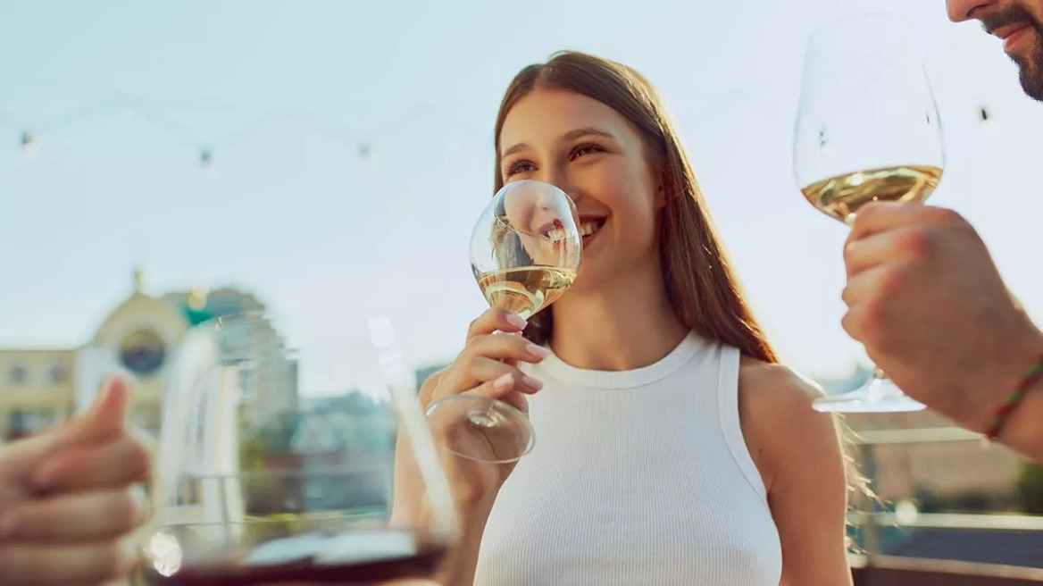 Πόσο ένοχο είναι το αλκοόλ για την πρόκληση καρκίνου; Μια ειδικός δίνει την (απογοητευτική) απάντηση