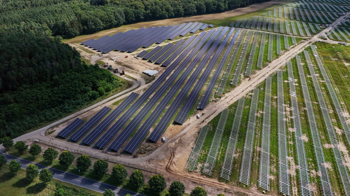 Ο πόλεμος των φωτοβολταϊκών: Δασμούς που ξεπερνούν το 3000% αναμένεται να επιβάλλουν οι ΗΠΑ σε κινεζικές εταιρείες στην Ασία