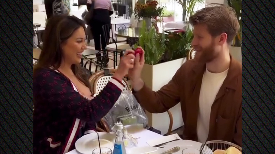 Ο Γουόκαπ έμαθε την Εστρέλα Νούρι να τσουγγρίζει κόκκινα αυγά - Βίντεο 