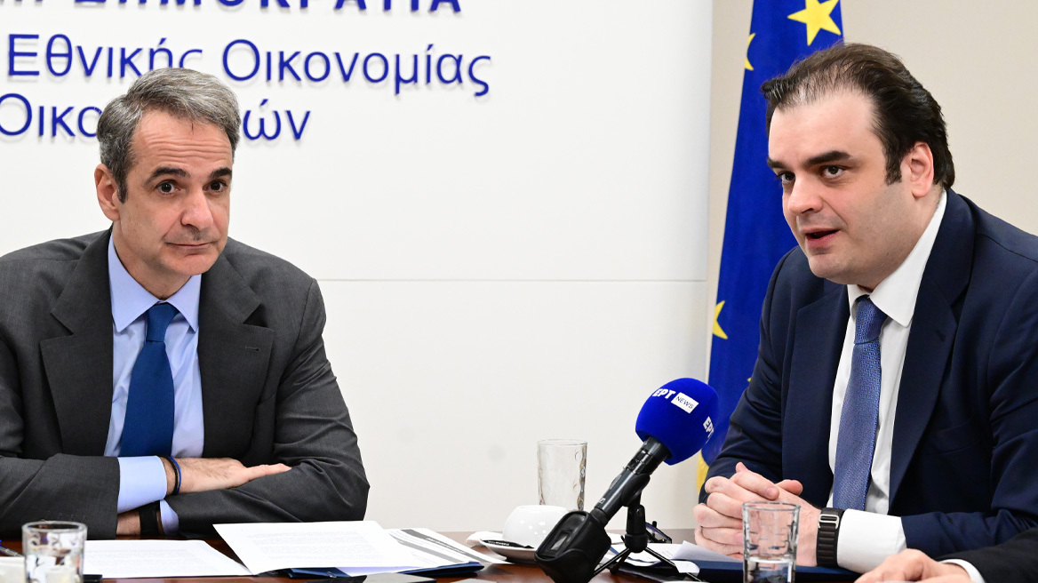 Πώς γέμισαν τα κρατικά Ταμεία - Το υψηλό πλεόνασμα 4,8% «ξεκλείδωσε» τις νέες παροχές