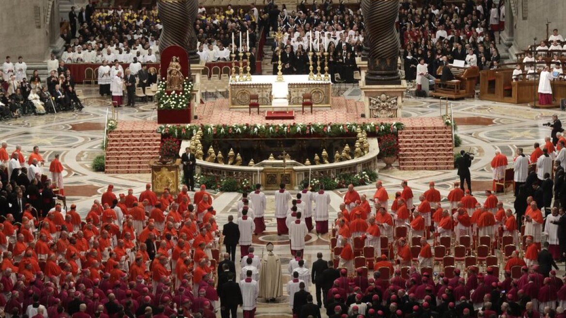 Ιταλικά ΜΜΕ: Το πρόβλημα που μπορεί να προκύψει με τη διαδικασία διαδοχής του Πάπα 