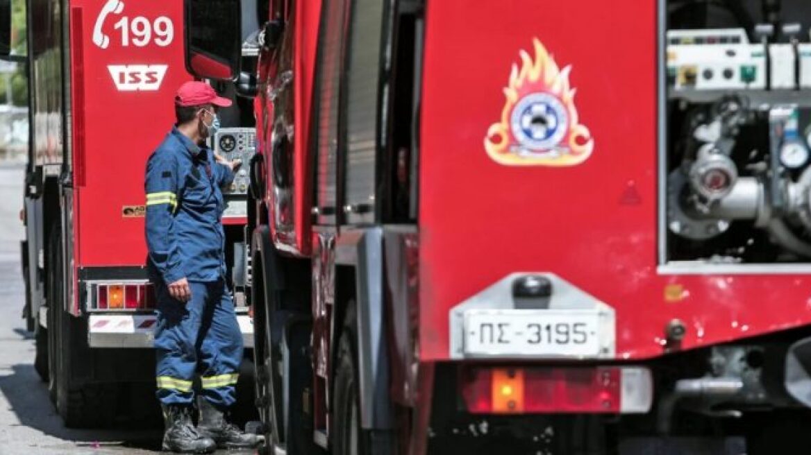Φωτιά σε μίνι βαν στον ΒΟΑΚ, στο ύψος του Κακού Όρους