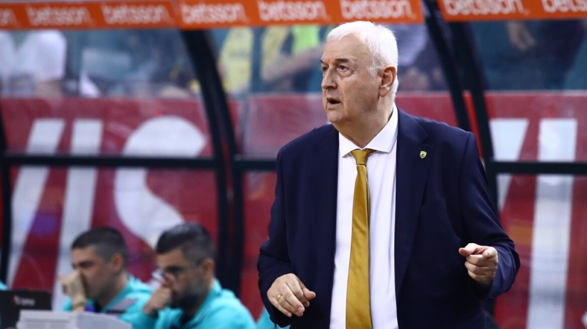 Ξέσπασμα Σάκοτα: Εγώ είμαι εδώ, θα μιλήσω όταν αποδεσμευτώ από τη θέση του προπονητή της ΑΕΚ