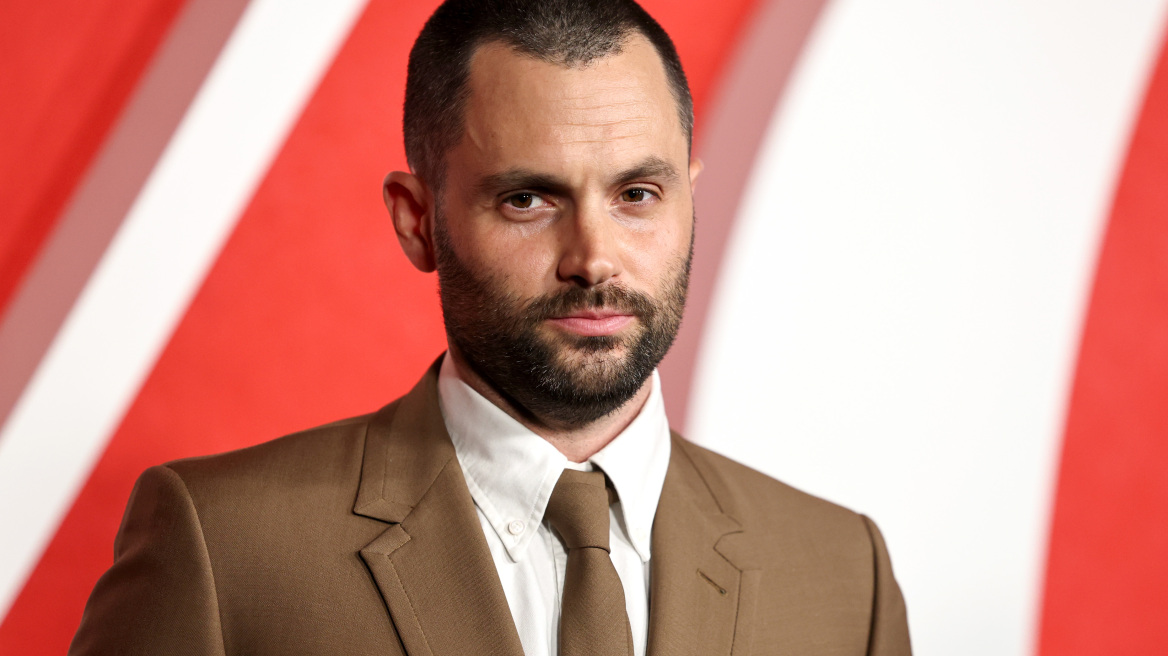 Ο Penn Badgley μίλησε ανοιχτά για τη μάχη του με τη σωματική δυσμορφία