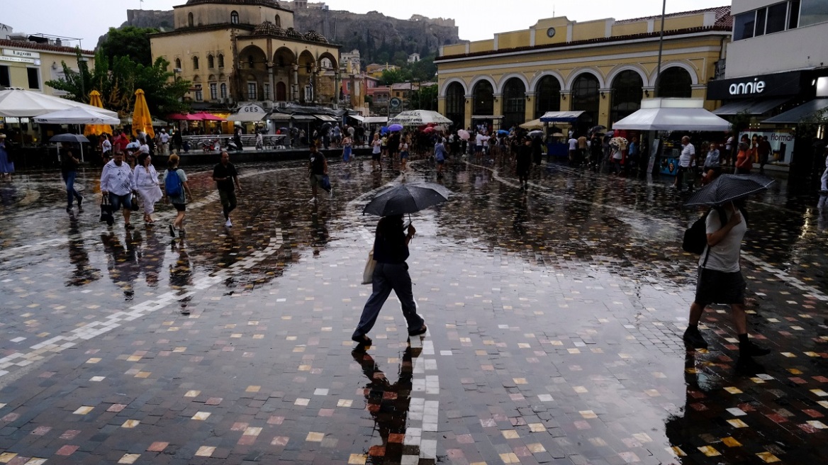 Καιρός: Πάνω από 6.000 κεραυνοί έπεσαν την Πέμπτη - Νέος γύρος βροχών και καταιγίδων την Παρασκευή 
