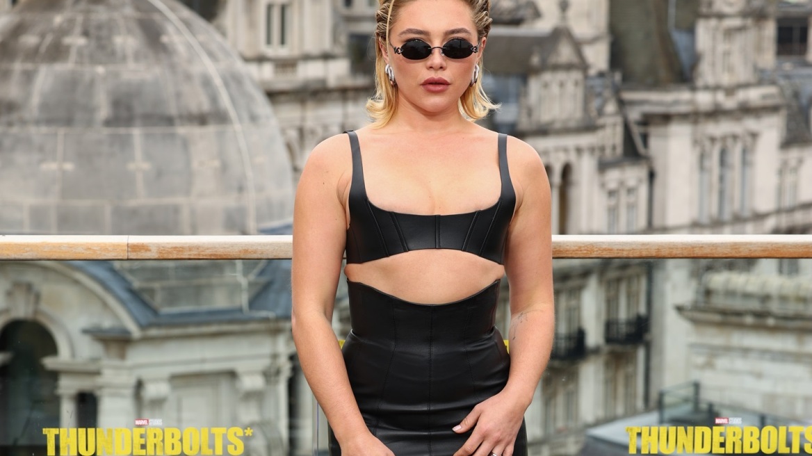 Φλόρενς Πιου: Με δερμάτινο bralette και ασορτί ψηλόμεση φούστα σε μια edgy εμφάνιση