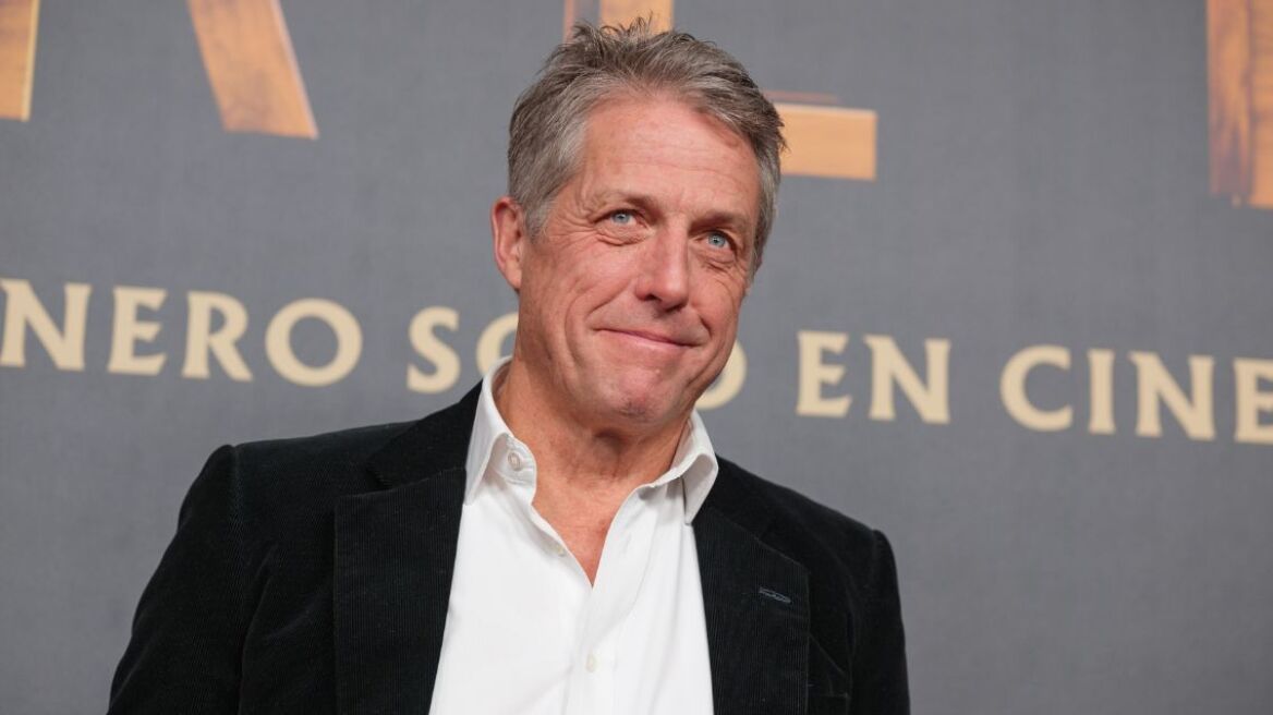 Χιου Γκραντ: Εξοργισμένος με τον τρόπο λειτουργίας των σχολείων - «Είναι γελοίο, οι οθόνες είναι το τελευταίο που χρειάζονται τα παιδιά»