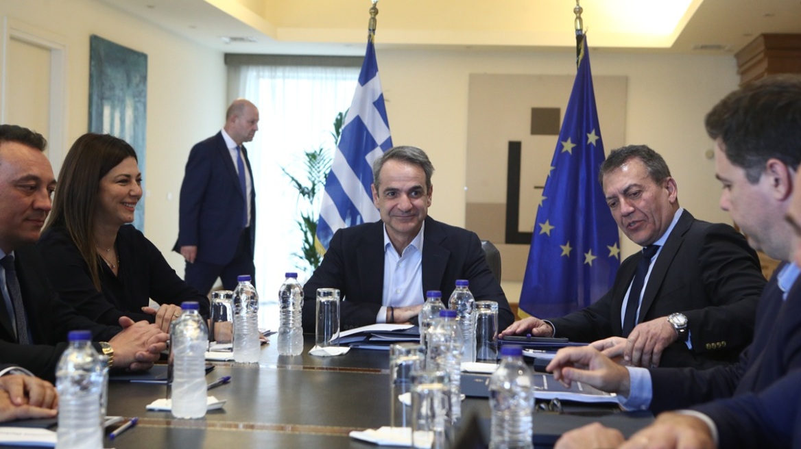 Στο υπουργείο Παιδείας ο Κυριάκος Μητσοτάκης