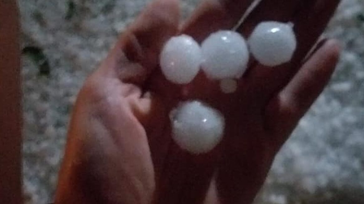 Σοβαρές καταστροφές από χαλάζι και βροχές σε χωριά της Κρήτης 