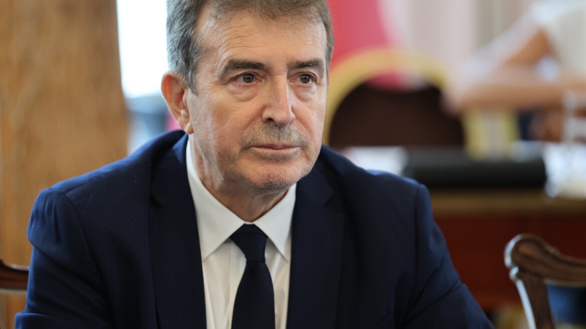 Χρυσοχοΐδης για Εξάρχεια: Η απαγόρευση εκδηλώσεων ισχύει μόνο για την παράνομη κατάληψη του «Εξωστρεφή» 