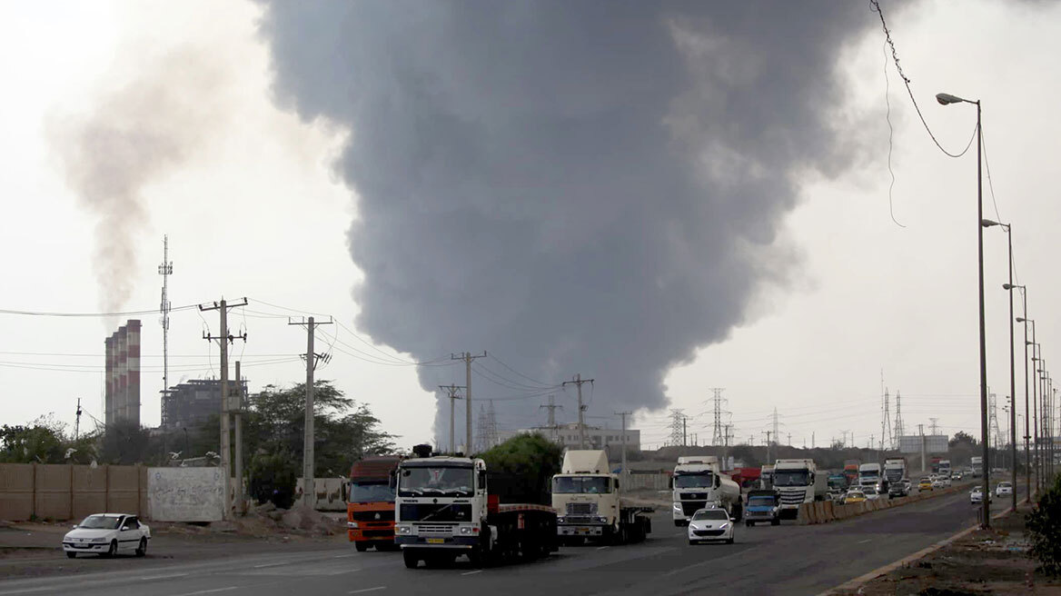 Τουλάχιστον 4 νεκροί και πάνω από 500 τραυματίες στην έκρηξη στο λιμάνι της Μπαντάρ Αμπάς του Ιράν