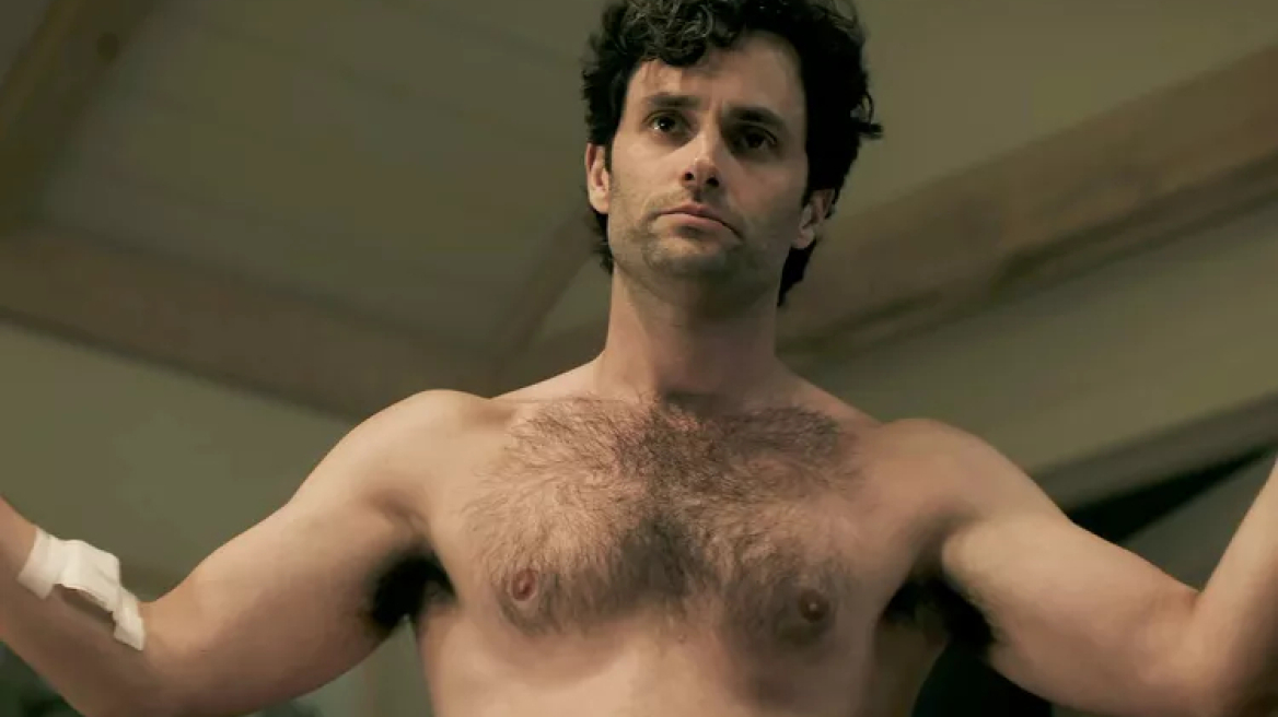 Ο Penn Badgley εξηγεί γιατί ήθελε ο Joe Goldberg να είναι γυμνός στον δραματικό επίλογο του You