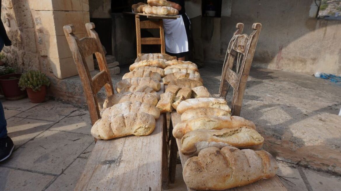 Ψωμί και αλάτι: Η απλότητα που θεμελιώνει τον πολιτισμό μας