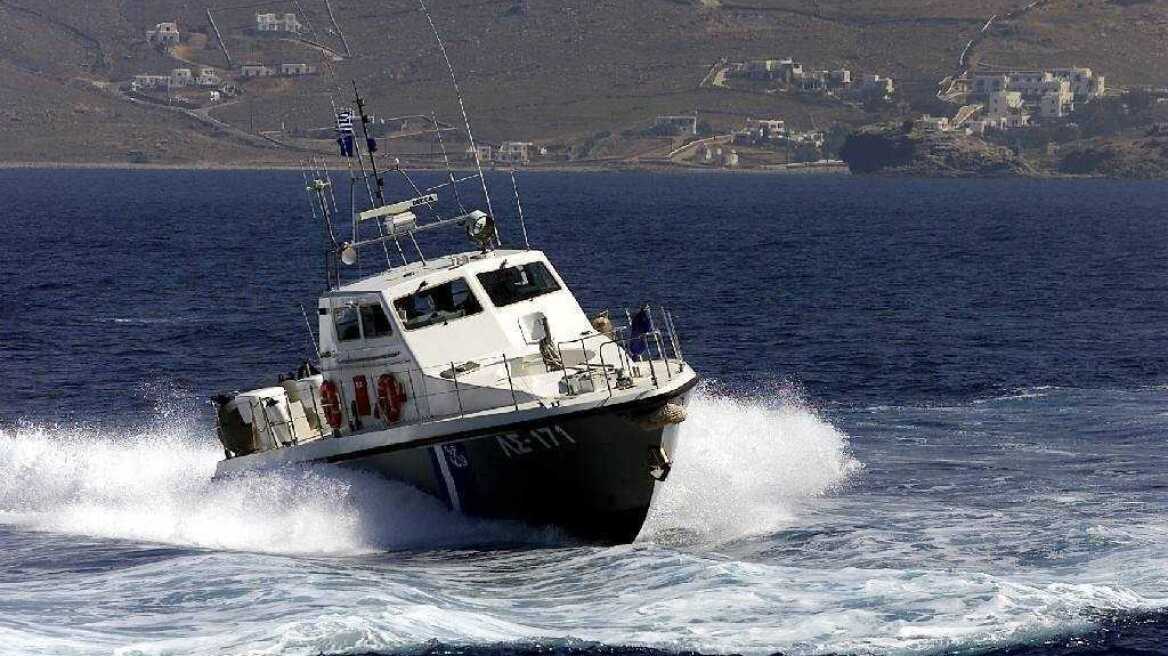 Επιχείρηση διάσωσης 34 μεταναστών νότια της Γαύδου