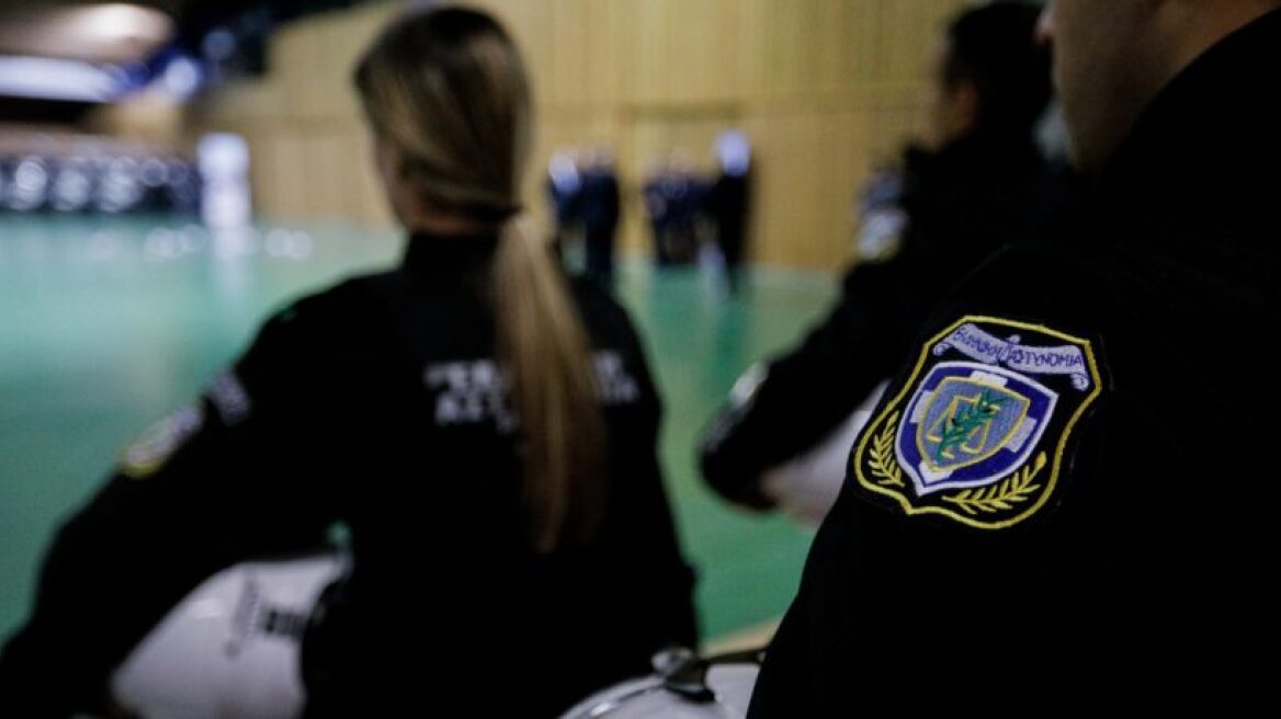 Θεσσαλονίκη: Συνελήφθη 53χρονη αστυνομικός - Την κατήγγειλε ο εν διαστάσει σύζυγός της για απειλή