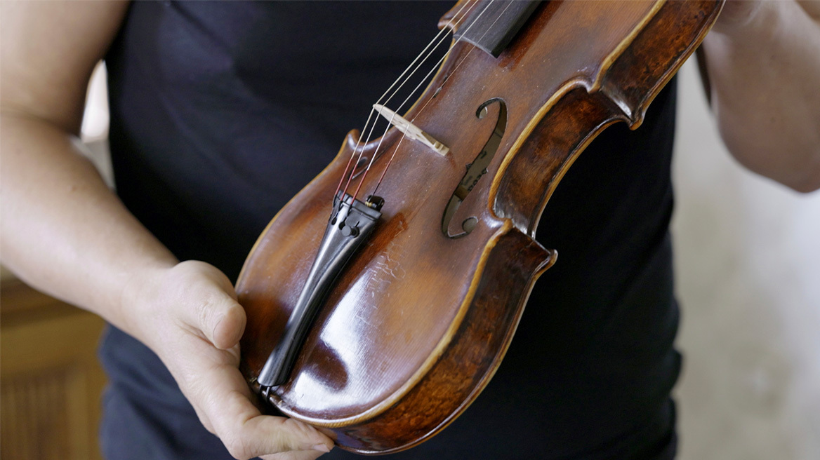 Το βιολί από το στρατόπεδο Νταχάου - Η ιστορία του Franciszek Kempa και το μήνυμα που ανακαλύφθηκε μετά από 84 χρόνια