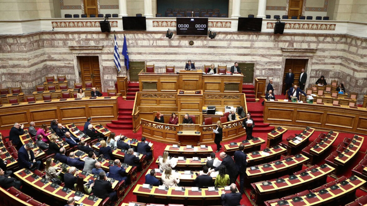 Το ΠΑΣΟΚ ετοιμάζει την πρόταση της προανακριτικής για τα Τέμπη - Γιατί πάει για Δευτέρα, ποιους βάζει στο στόχαστρο