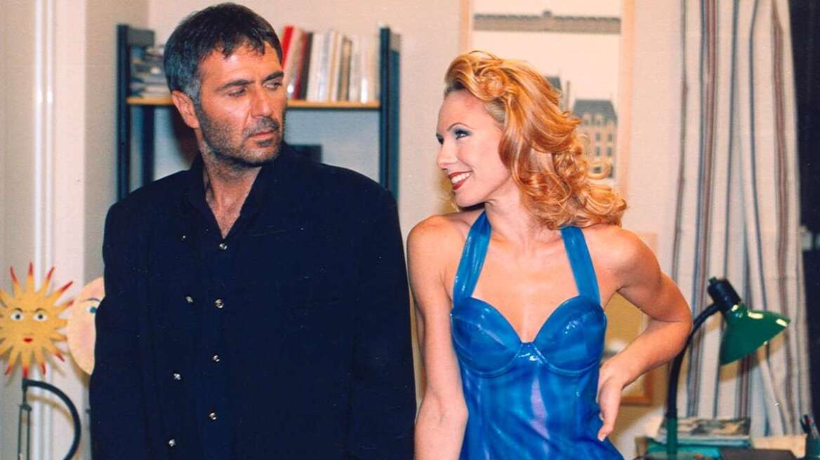 «Στον Κωνσταντίνο Μαρκορά η Βάσω αφιερώνει το τραγούδι “Σε πέντε ώρες ξημερώνει Κυριακή”»