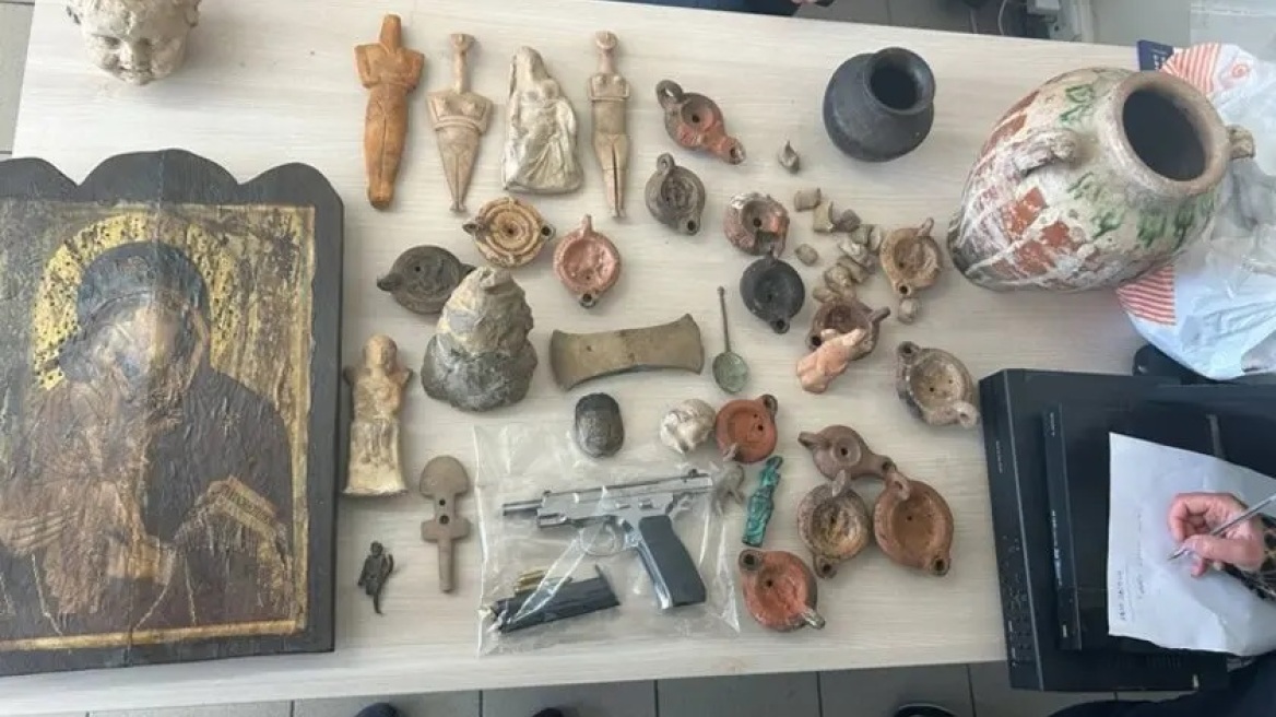 Κύκλωμα αρχαιοκαπηλίας: Σε κατ’ οίκον περιορισμό ο «αρχηγός» και οι πωλητές