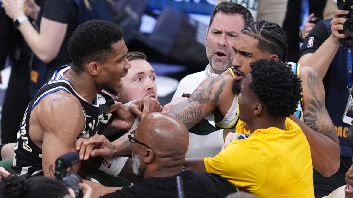 Μιλγουόκι Μπακς:  «Αυτοκτόνησαν» και αποκλείστηκαν από τους Πέισερς στο τελευταίο δευτερόλεπτο της παράτασης - Χαμός στο φινάλε με τον Αντετοκούνμπο