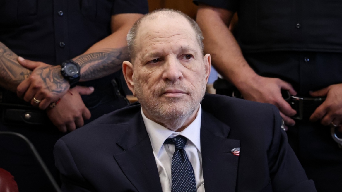 Ο Χάρβεϊ Γουάινσταϊν ξανά στο εδώλιο - Καταθέτει η πρώτη γυναίκα που τον κατήγγειλε για σεξουαλική επίθεση