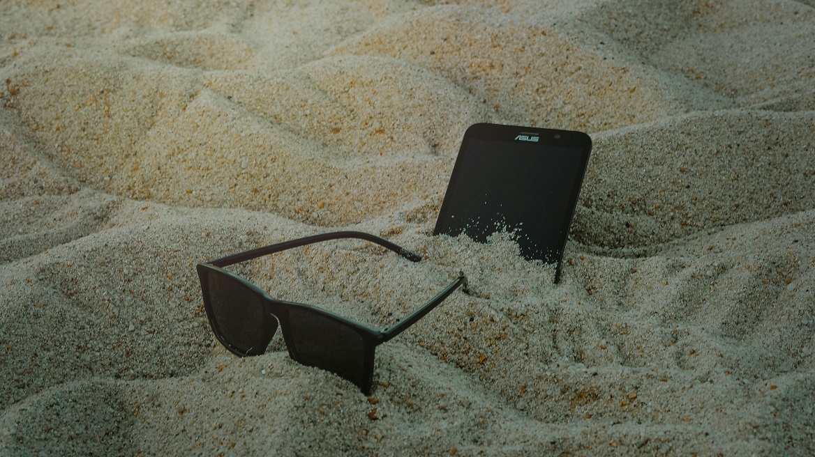 4+1 gadgets απαραίτητα στην παραλία