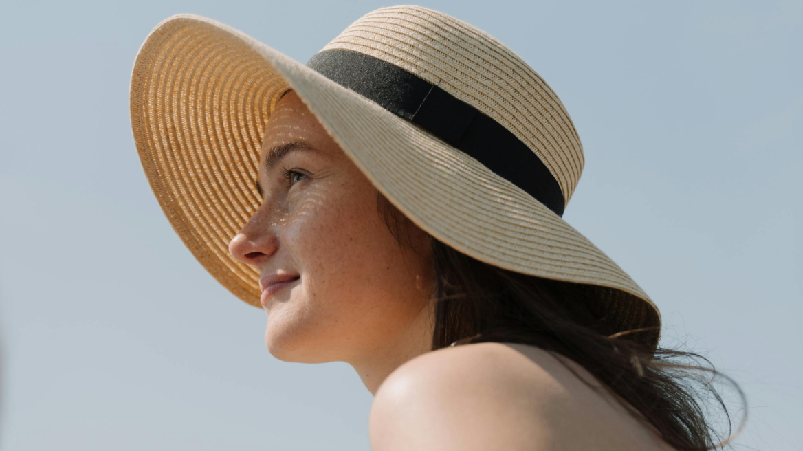 Οι λεπτόρρευστες αντηλιακές κρέμες προσώπου που είναι ιδανικές ακόμα και για τις λιπαρές επιδερμίδες