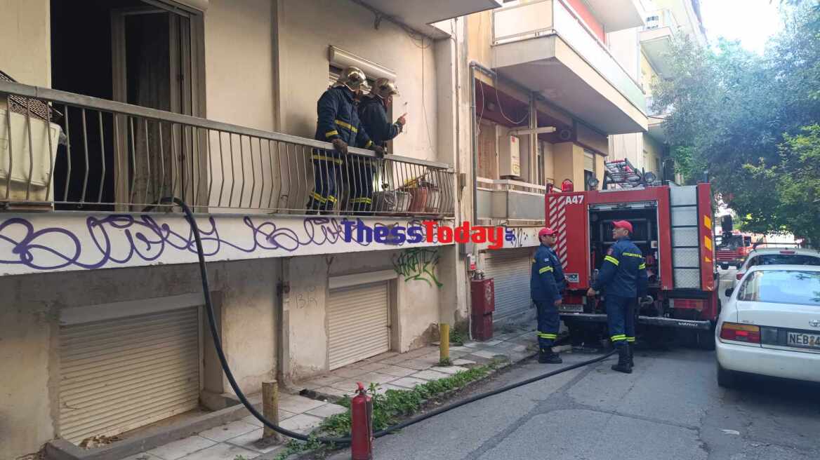 Φωτιά σε διαμέρισμα στη Θεσσαλονίκη - Ηλικιωμένος σώθηκε την τελευταία στιγμή