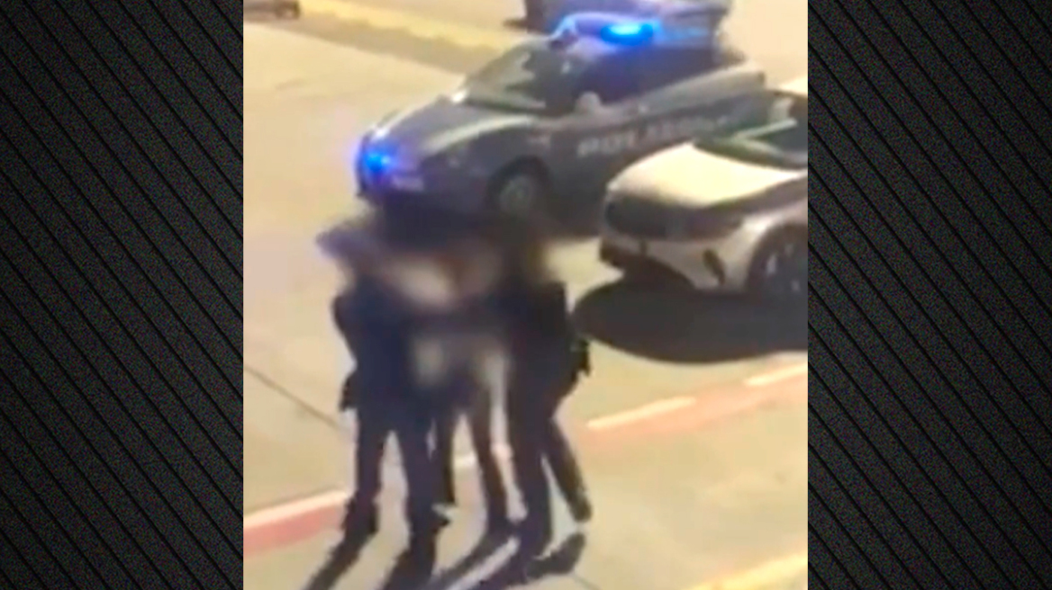 Πτήση για Κέρκυρα προσγειώθηκε στη Μπολόνια λόγω δυο επιβατών - Τους έβγαλαν έξω σηκωτούς, δείτε βίντεο