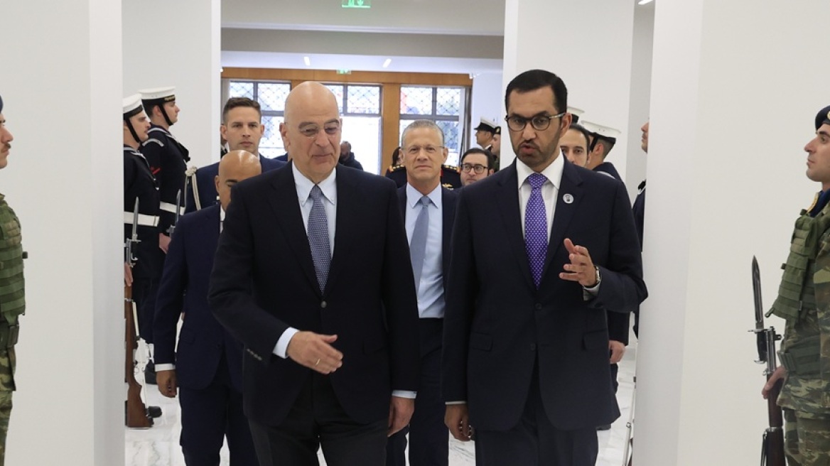 Δένδιας: Συναντήθηκε με τον υπουργό Βιομηχανίας των ΗΑΕ 
