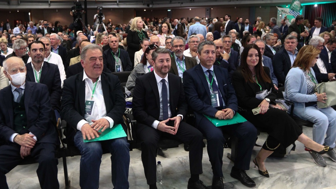 ΠΑΣΟΚ: Το ντέρμπι της δεύτερης θέσης με την Κωνσταντοπούλου φέρνει νέα φαγωμάρα - Με το «όπλο παρά πόδα» η εσωκομματική αντιπολίτευση