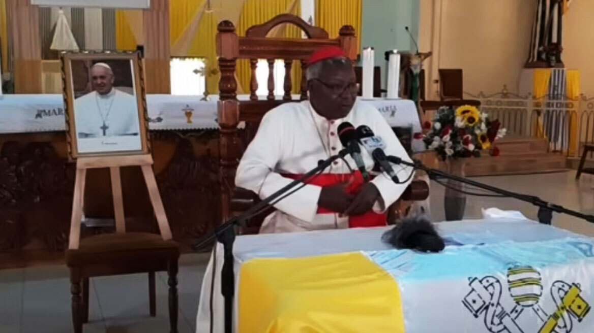 Καρδινάλιος κινδυνεύει να αποκλειστεί από την ψηφοφορία για τον νέο Πάπα: Ο απίθανος λόγος