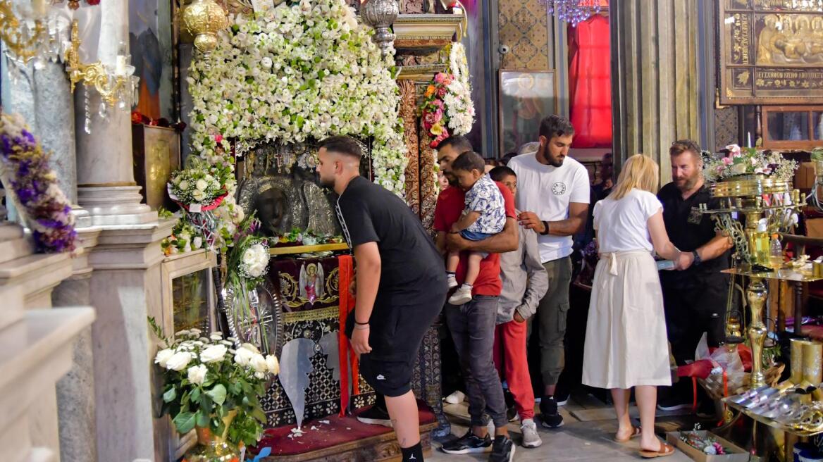 Λέσβος: Κορυφώνεται το μεγάλο πανηγύρι του Ταξιάρχη στο Μανταμάδο - Πολλοί προσκυνητές και από την Τουρκία