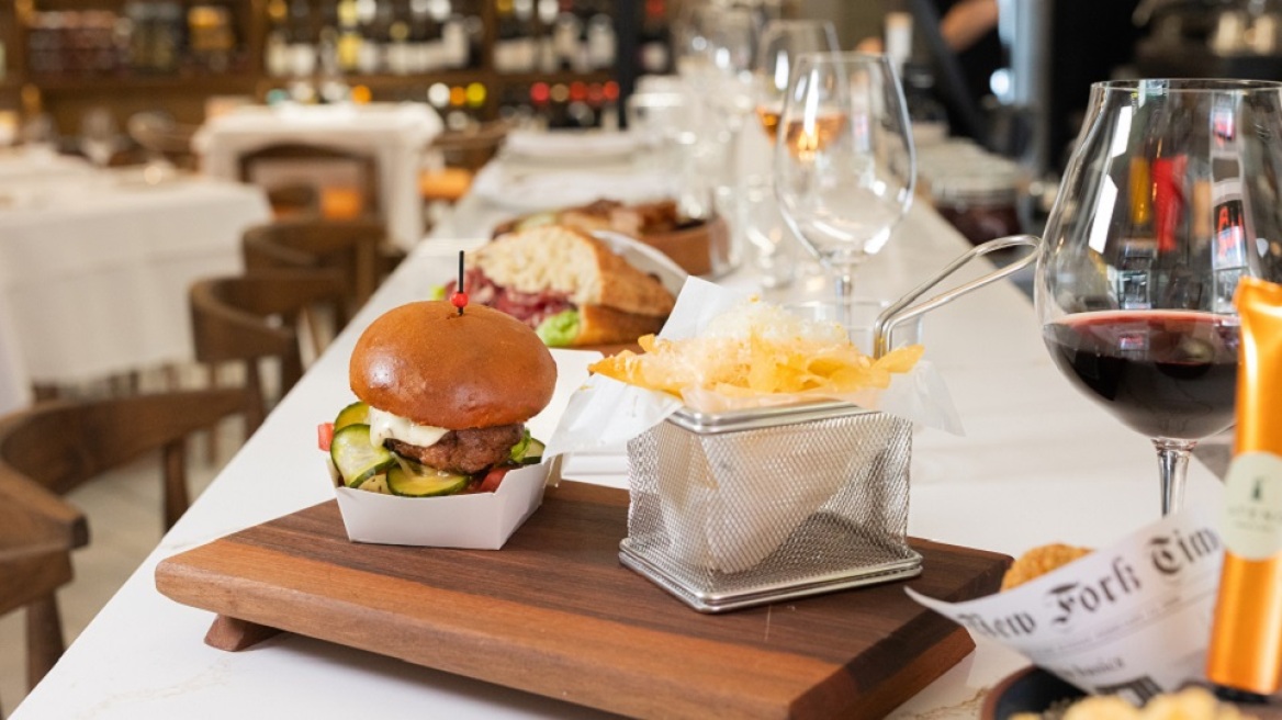 Για μοντέρνο και ελληνικό bar food στο Ateno Cook & Deli