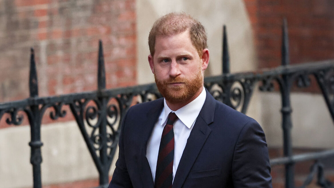 Ο πρίγκιπας Χάρι ήθελε να αλλάξει το επώνυμό του και να γίνει Σπένσερ όπως η μητέρα του - Το βαθύ ρήγμα με το παλάτι