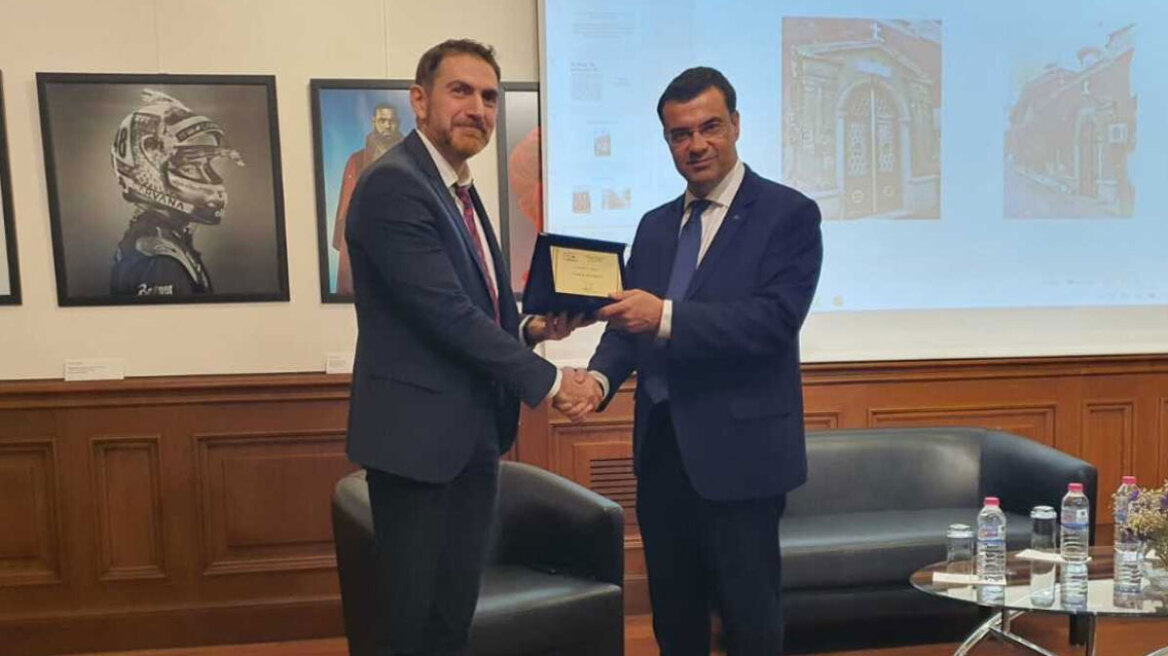 Οθωμανικά αρχεία με αναφορές στις Σπέτσες, στα Ψαρά και στο Μεσολόγγι παραδόθηκαν στον Δήμο Ύδρας