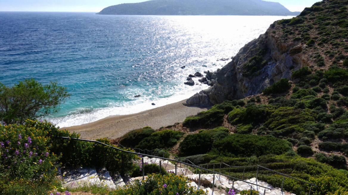 Που θα βρείτε παραλίες γυμνιστών στην Αττική