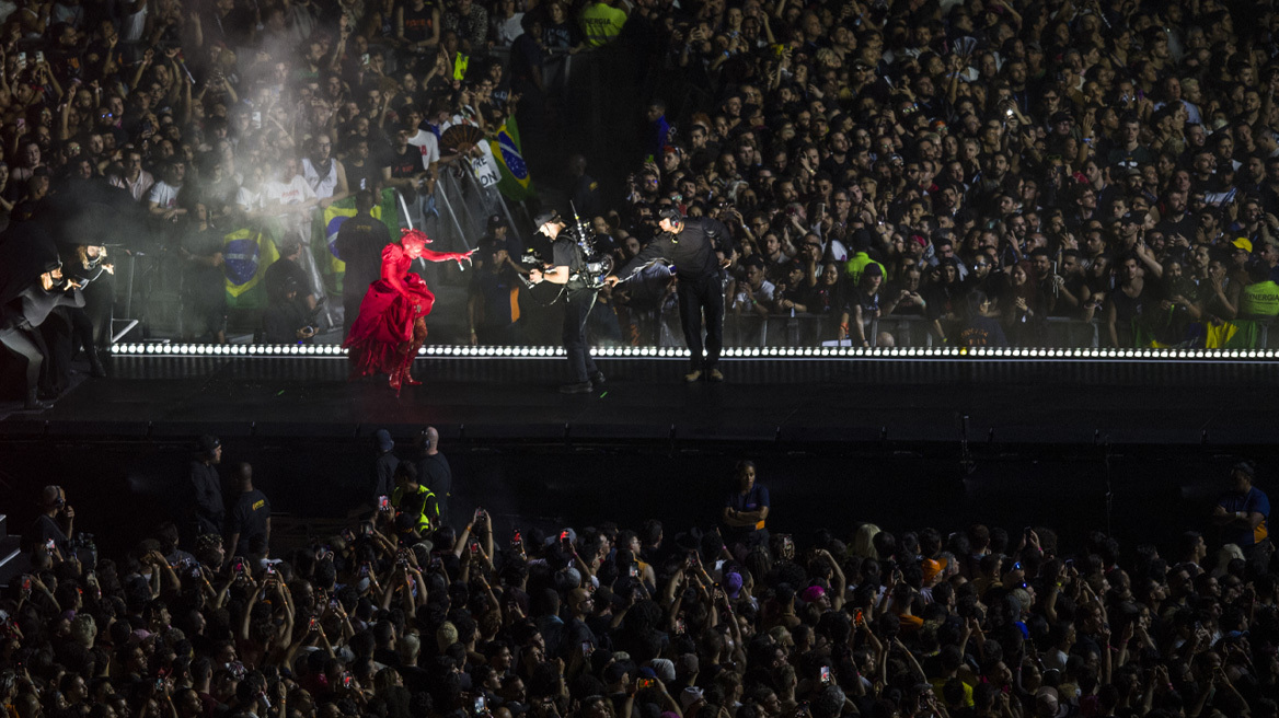 Βίντεο και φωτογραφίες: Απετράπη βομβιστική επίθεση στη συναυλία της Lady Gaga με πάνω από 2.000.000 θεατές στο Ρίο ντε Τζανέιρο