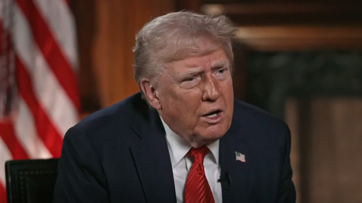 Δεν ξέρω αν πρέπει να τηρήσω το Σύνταγμα, λέει ο Τραμπ - Τα δικαστήρια με εμποδίζουν να διώξω χιλιάδες δολοφόνους