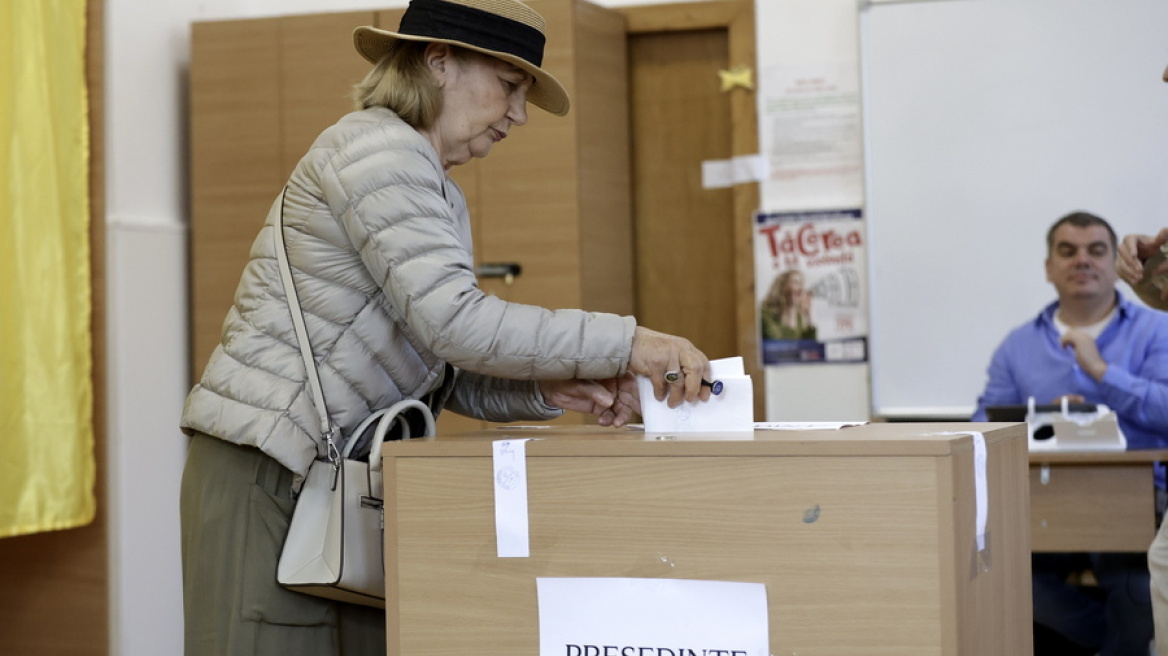 Παραιτήθηκε ο Ρουμάνος πρωθυπουργός μετά την ήττα του κυβερνώντος συνασπισμού