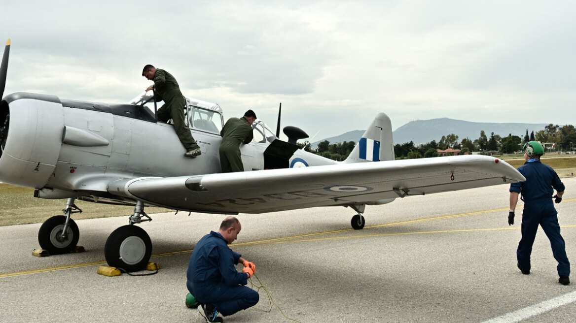 Εντάχθηκε στην Πολεμική Αεροπορία, μετά την ανακατασκευή του, το Τ-6 Harvard - Δείτε φωτογραφίες
